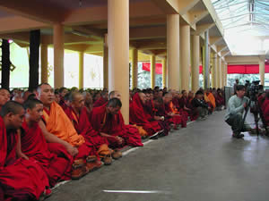 Dalai Lama's Puja 007.jpg