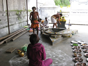 Это я наблюдаю за приготовлениями.