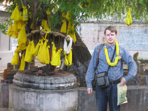 Вот наш Админ (администратор нашего сайта Вадим) собственной персоной в непосредственной близости змей.