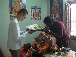 Подношение мистеру Картикеи, как наставнику, который помогает определитья в жизни. Для того, чтобы человек смог значимее и с толком провести свою жизнь.