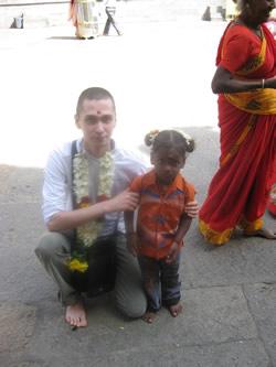 И вот Марат нашёл её, свою будующую невесту... Наверное...