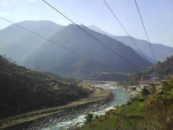 Вид в сторону Уттаркаши с мобильника.