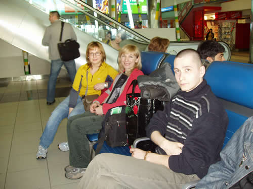 В арэропорту, в ожидании самолета в Индию :-)