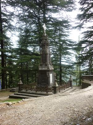 На прилегающей территории...