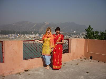 И вместе с Леной там же!