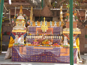 Ритуалный Алтарь под деревом Бдхи